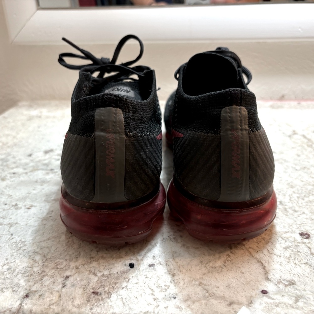 Nike vapor max bred